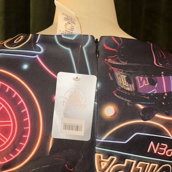 Disney/Pixar Cars Neon signs dress - Picture 3 of 4